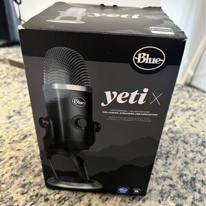 Blue Yeti X USB Microphone and Vibration Canceling Stand